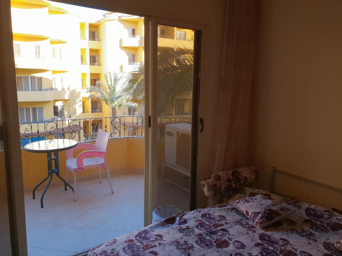 British Resort Pool View Apartments Hurghada Esterno foto