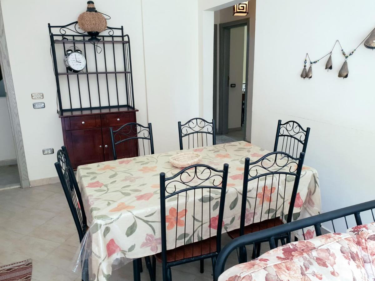 British Resort Pool View Apartments Hurghada Esterno foto