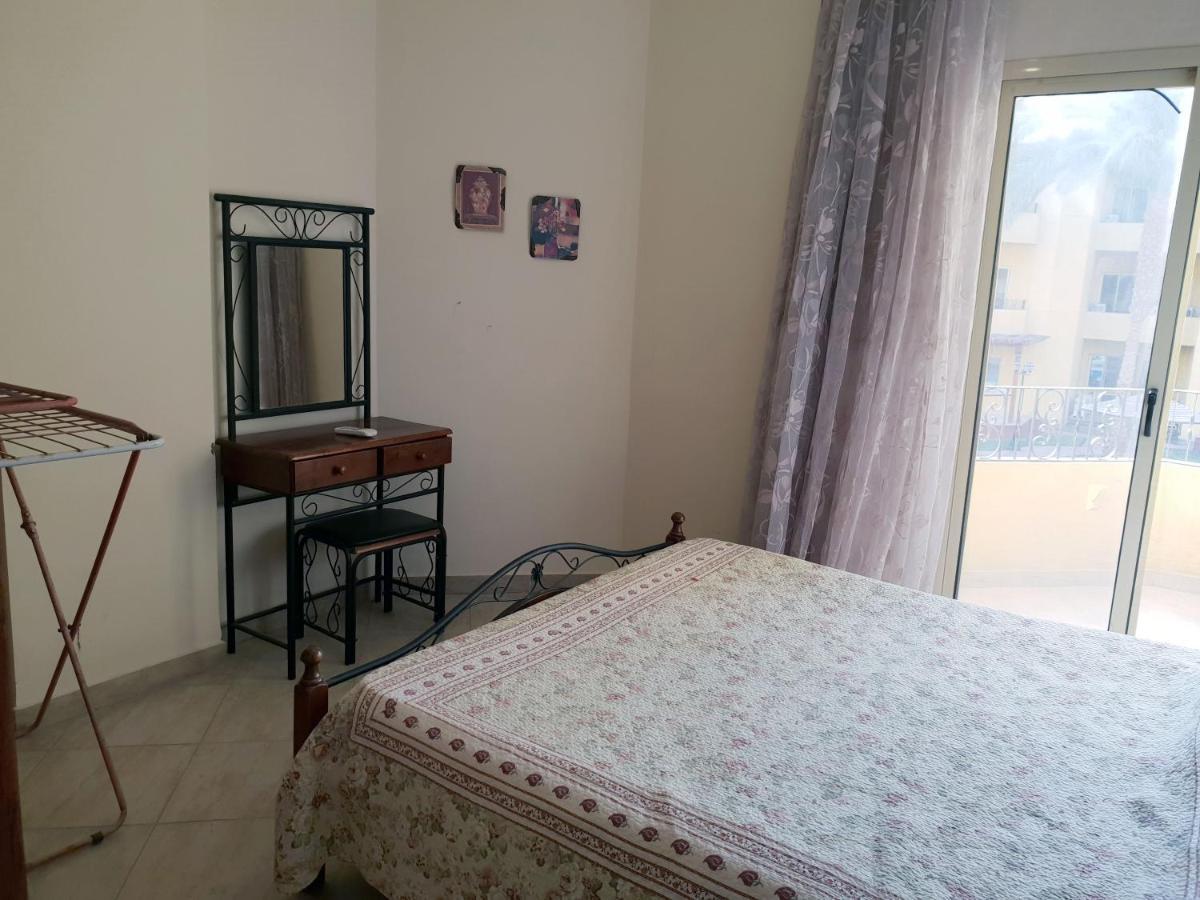 British Resort Pool View Apartments Hurghada Esterno foto